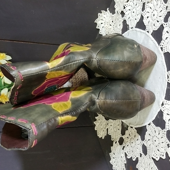 l` Artiste Spring step green boots - Picture 3 of 10
